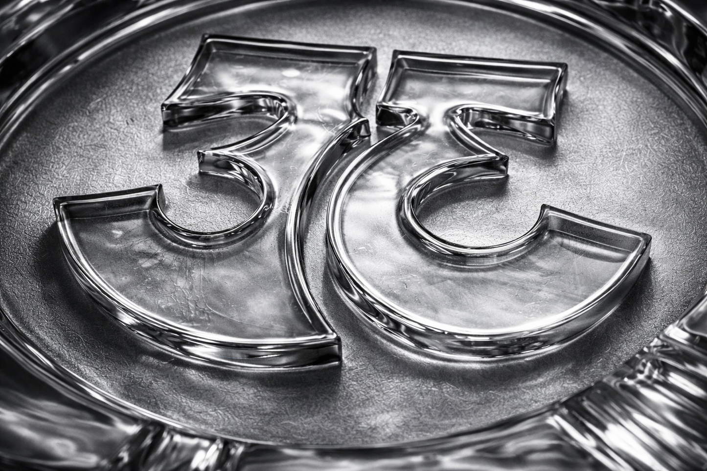 TRӠYON ARCTIC REGALIA